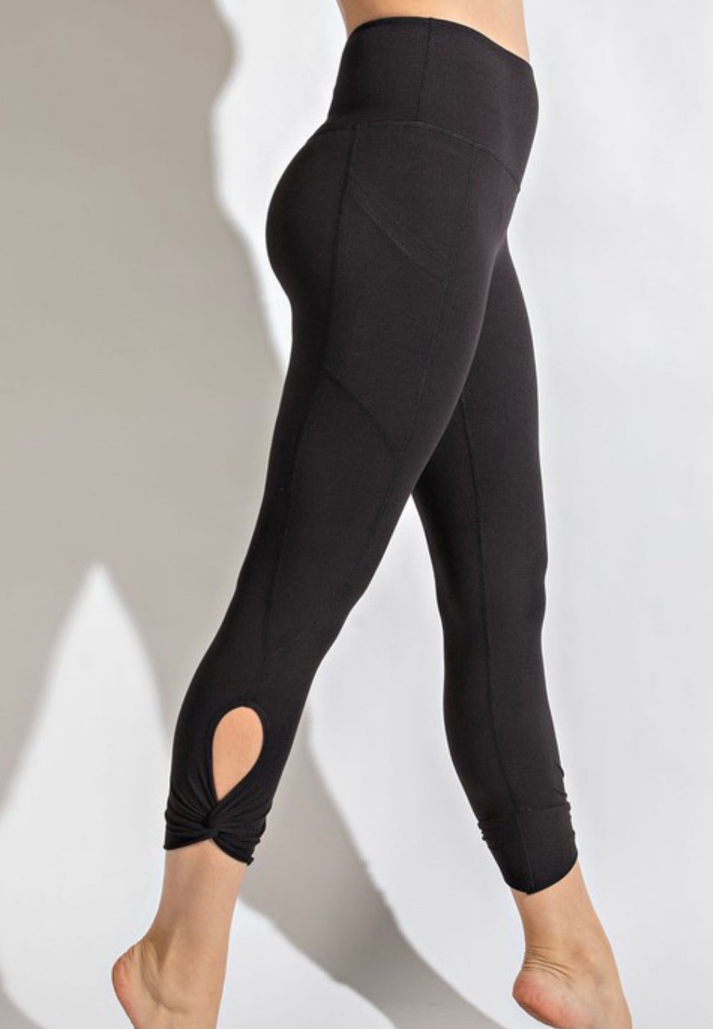 Twist Keyhole Yoga Capri